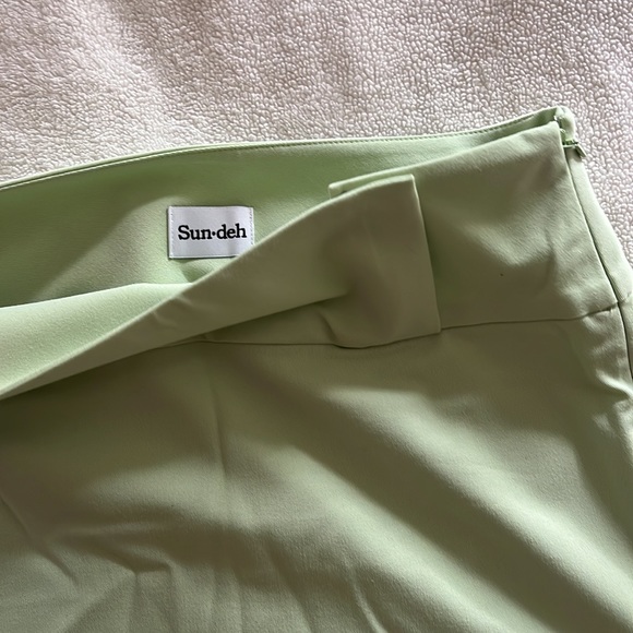 Green skirt - Picture 3 of 8
